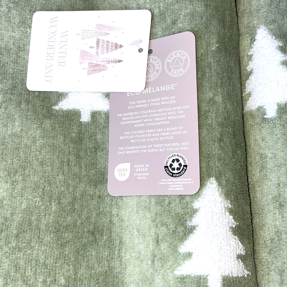 🌲Holiday Bath Towel Set 🌲 NWT! Perfect for the entire winter season ❄️ - Picture 10 of 15